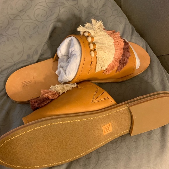 Sandals - Picture 3 of 3